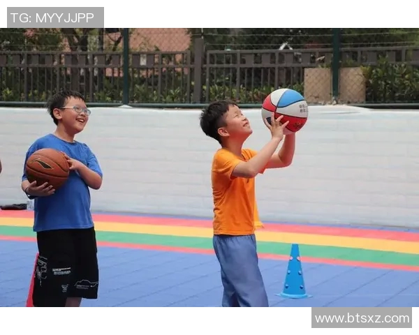 篮球明星亲自传授技巧小朋友们快乐学习打篮球的秘诀与乐趣 篮球明星亲自传授技巧小朋友们快乐学习打篮球的秘诀与乐趣